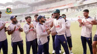 টস জিতে ব্যাটিংয়ে বাংলাদেশ, জাকেরের অভিষেক
