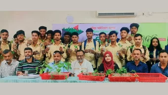 কুমিল্লায় শিক্ষার্থীদের মাঝে শীতকালীন সবজির চারা বিতরণ
