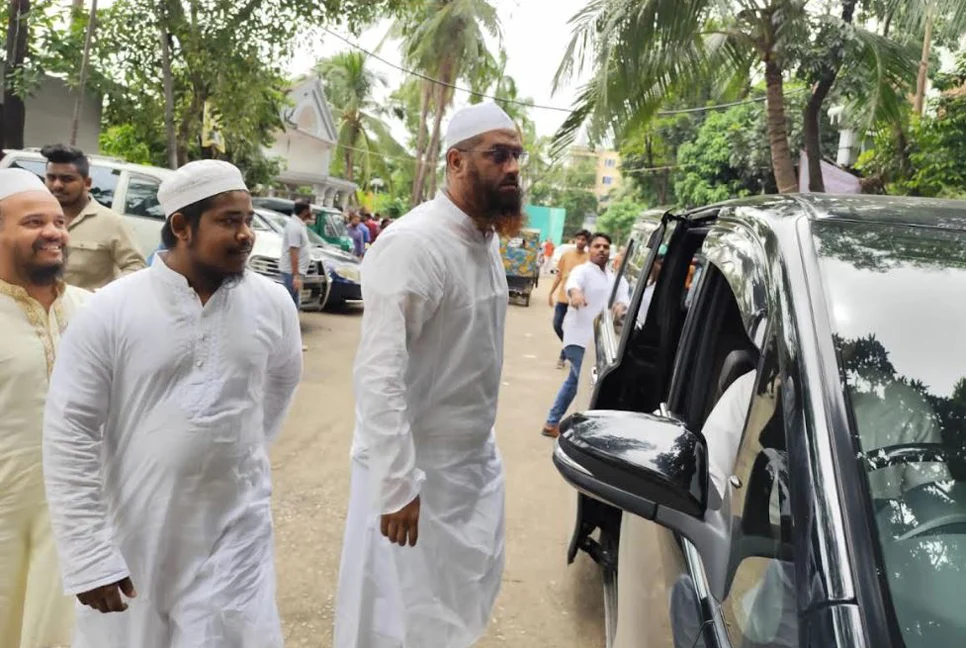 ধর্ষণ মামলায় খালাস পেলেন মামুনুল হক
