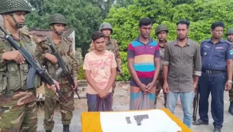 মেহেরপুরের বিদেশি পিস্তলসহ ৩ জন আটক