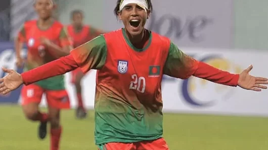 মাথায় ব্যান্ডেজ নিয়ে গোল করা শামসুন্নাহার শঙ্কামুক্ত