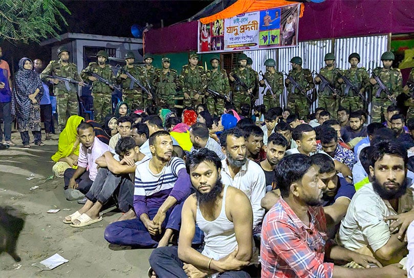 সিরাজগঞ্জে মেলায় অশ্লীল নৃত্য প্রদর্শন, ১০ জনের কারাদণ্ড