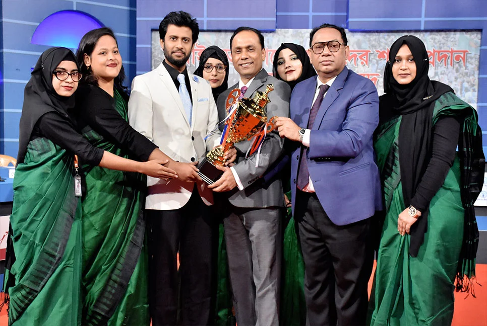বিচারপতি খায়রুল হকের শাস্তি সময়ের দাবি