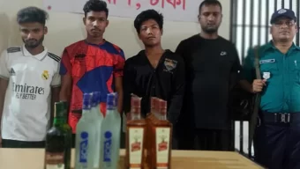খিলক্ষেত থেকে বিদেশি মদসহ ৪ মাদককারবারি গ্রেফতার