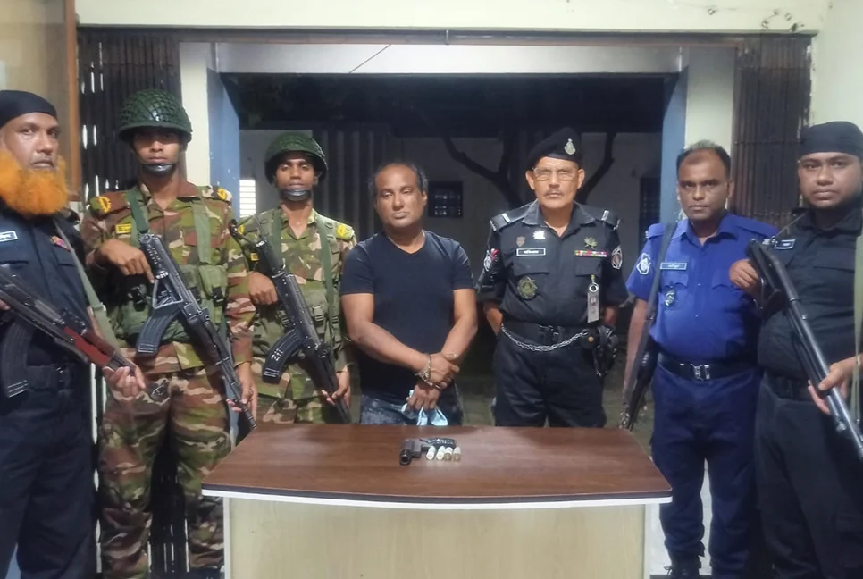 ব্রাহ্মণবাড়িয়ায় পিস্তল-কার্তুজসহ যুবলীগ নেতা গ্রেফতার
