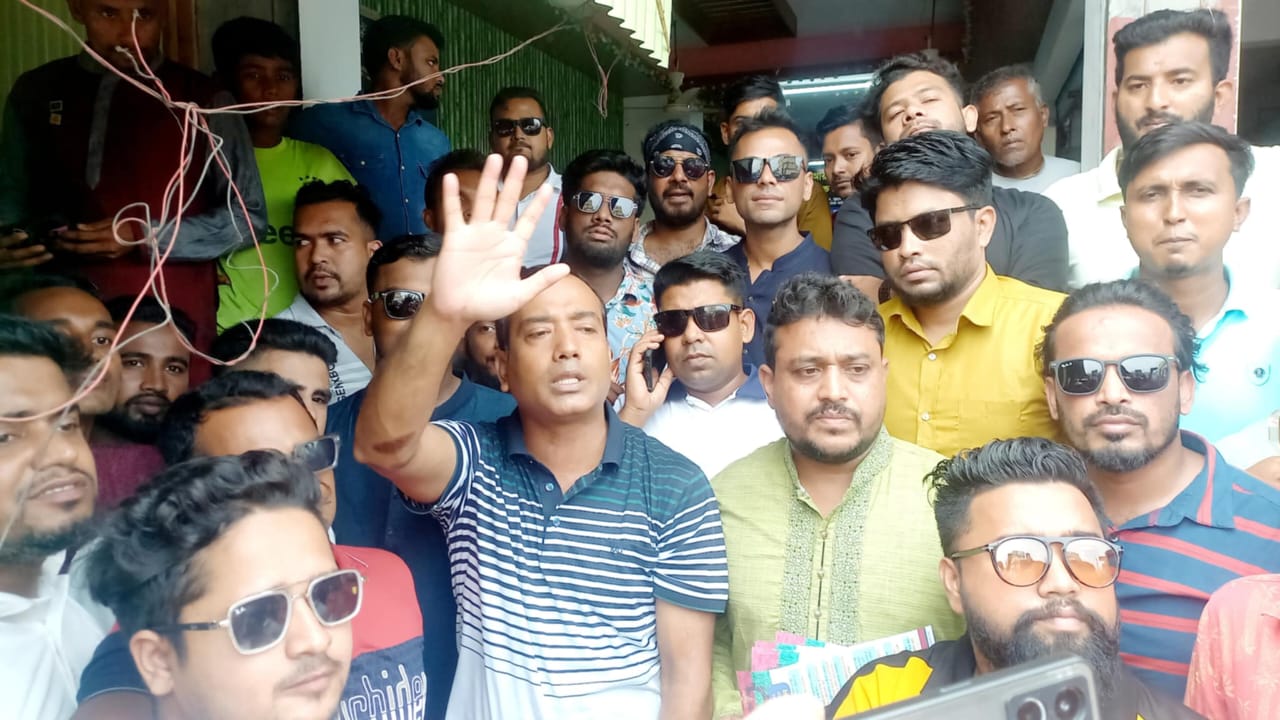 বিজয়নগরে কেন্দ্রীয় ছাত্রদলের সভাপতির লিফলেট বিতরণ