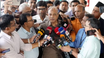 রাস্তায় দোকানপাট বসতে দেওয়া হবে না: স্বরাষ্ট্র উপদেষ্টা