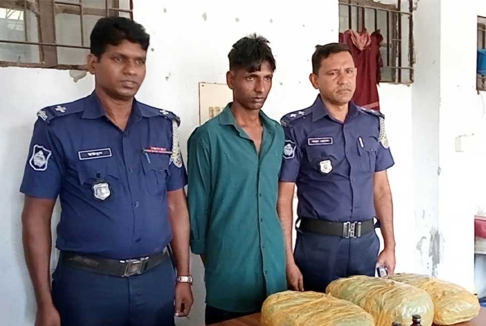 কলাপাড়ায় মাদকদ্রব্যসহ গ্রেফতার ১