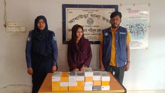 আখাউড়া থানা পুলিশের হাতে মহিলা ছিনতাইকারী আটক।