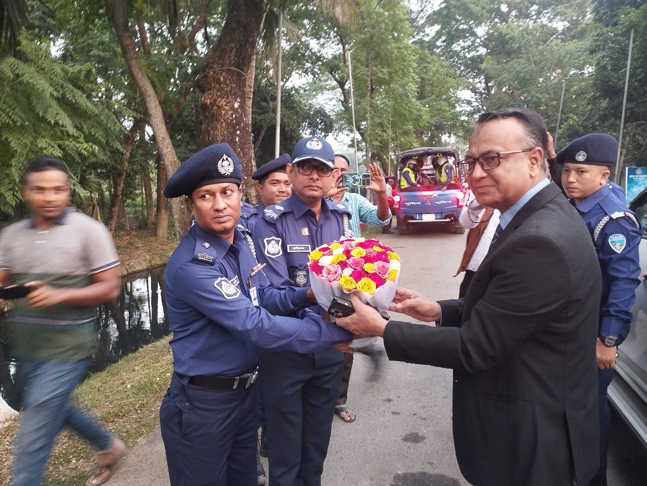 আখাউড়া চেকপোস্টে বার্ষিক পরিদর্শনে আসেন চট্টগ্রাম রেঞ্জের ডিআইজি আহসান হাবিব পলাশ।