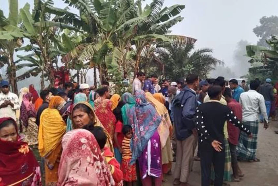 জয়পুরহাটে অটোরিকশা চালকের গলাকাটা মরদেহ উদ্ধার
