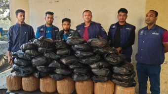 আশুগঞ্জে প্রাইভেটকার থেকে গাঁজা উদ্ধার