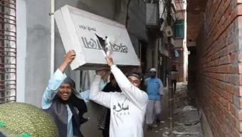 প্রথম আলো কার্যালয়গুলোর ওপর হামলা ও বিক্ষোভ