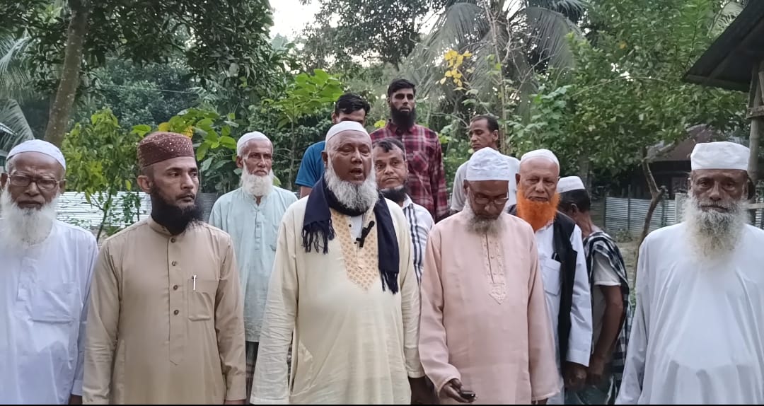 চান্দিনায় জোরপূর্বক ঘর স্থাপন করে জমি দখলের অভিযোগ