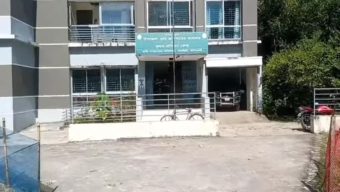 টাকা ছাড়া  প্রণোদনা না দেয়া অভিযোগ কৃষি কর্মকর্তার বিরুদ্ধে