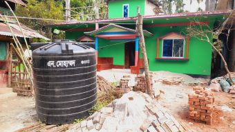 রাজাপুরে চলাচলের পথ বন্ধ করে বৃদ্ধ নারীর পরিবারকে অবরুদ্ধের অভিযোগ