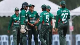 মালয়েশিয়াকে ২৯ রানে অলআউট করে গ্রুপ চ্যাম্পিয়ন বাংলাদেশ