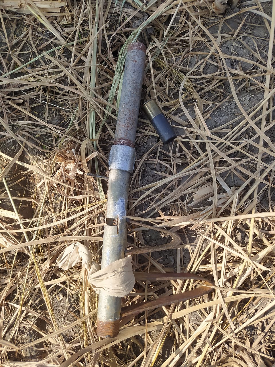 ব্রাহ্মণবাড়িয়ায় জমি থেকে পাইপগান উদ্ধার