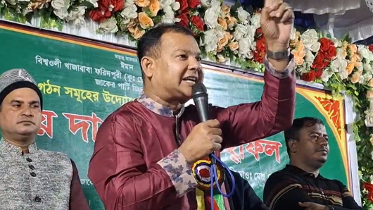 কোন রাজনৈতিক দল তাদের কর্মিদের একবেলা খাওয়াতে পারবে না: ওপেন চ্যালেঞ্চ দিলেন জাকের পার্টির নেতা