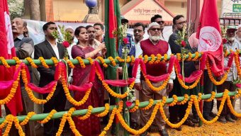 আখাউড়ায় ৭১ এর পতাকা উড়ানোর স্থানে সমবেত কণ্ঠে জাতীয় সংগীত