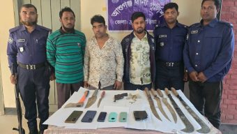 আশুগঞ্জে ডাকাতি প্রস্তুতিকালে পিস্তল  ও দেশীয় অস্ত্রসহ গ্রেপ্তার ৩