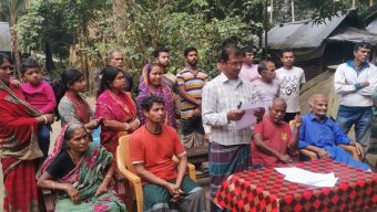 রাজাপুরে হুমকি ও ভয়ভীতির প্রতিবাদে ৫ পরিবারের লোকজন নিরাপত্তা চেয়ে সংবাদ সম্মেলন মোঃ ইয়াসিন খান