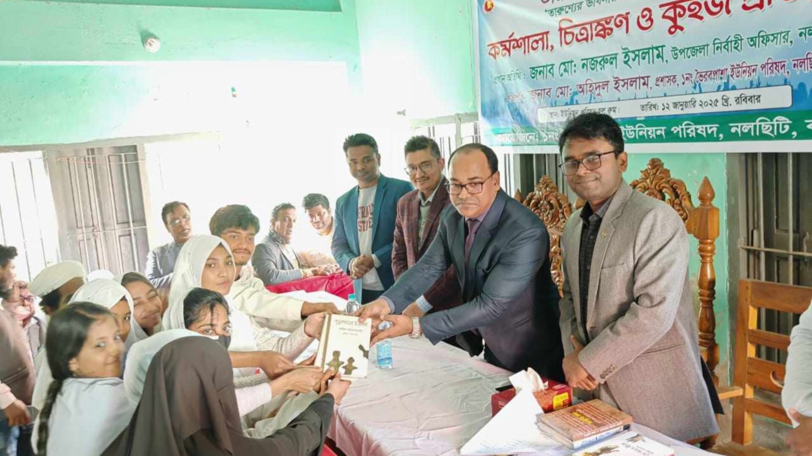 ঝালকাঠিতে শীতবস্ত্র, টিসিবির স্মার্ট কার্ড বিতরণ ও তারুণ্যের উৎসব উপলক্ষে কর্মশালা।