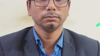 নতুন বই না পেয়ে কার্যালয়ে সহকারী হিসাব রক্ষককে লাঞ্ছিত বেলাল হোসেন  কামাল