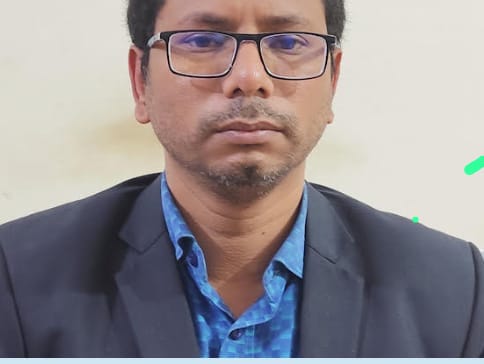 নতুন বই না পেয়ে কার্যালয়ে সহকারী হিসাব রক্ষককে লাঞ্ছিত বেলাল হোসেন  কামাল
