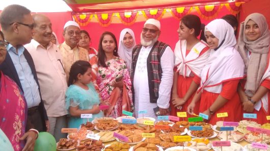 উৎসবে পিঠার বাহার