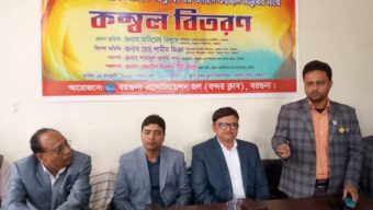 বরগুনায় বন্দর ক্লাবের আয়োজনে কম্বল বিতরণ