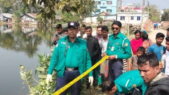 বরিশালে পুকুর থেকে  কাটা হাত-পাসহ মানুষের শরীরের টুকরো উদ্ধার
