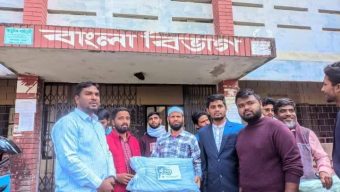 ছাত্রশিবিরের উদ্যোগে গাইবান্ধা সরকারি কলেজে শীতবস্ত্র বিতরণ।