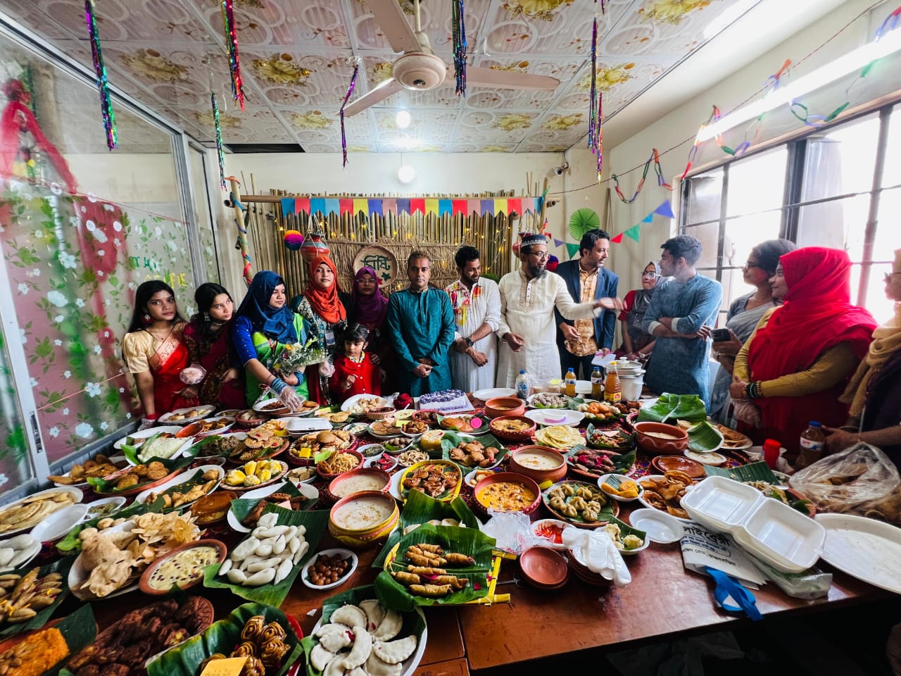 পিঠার নাম হৃদয়হরণ, মুখচাহনি