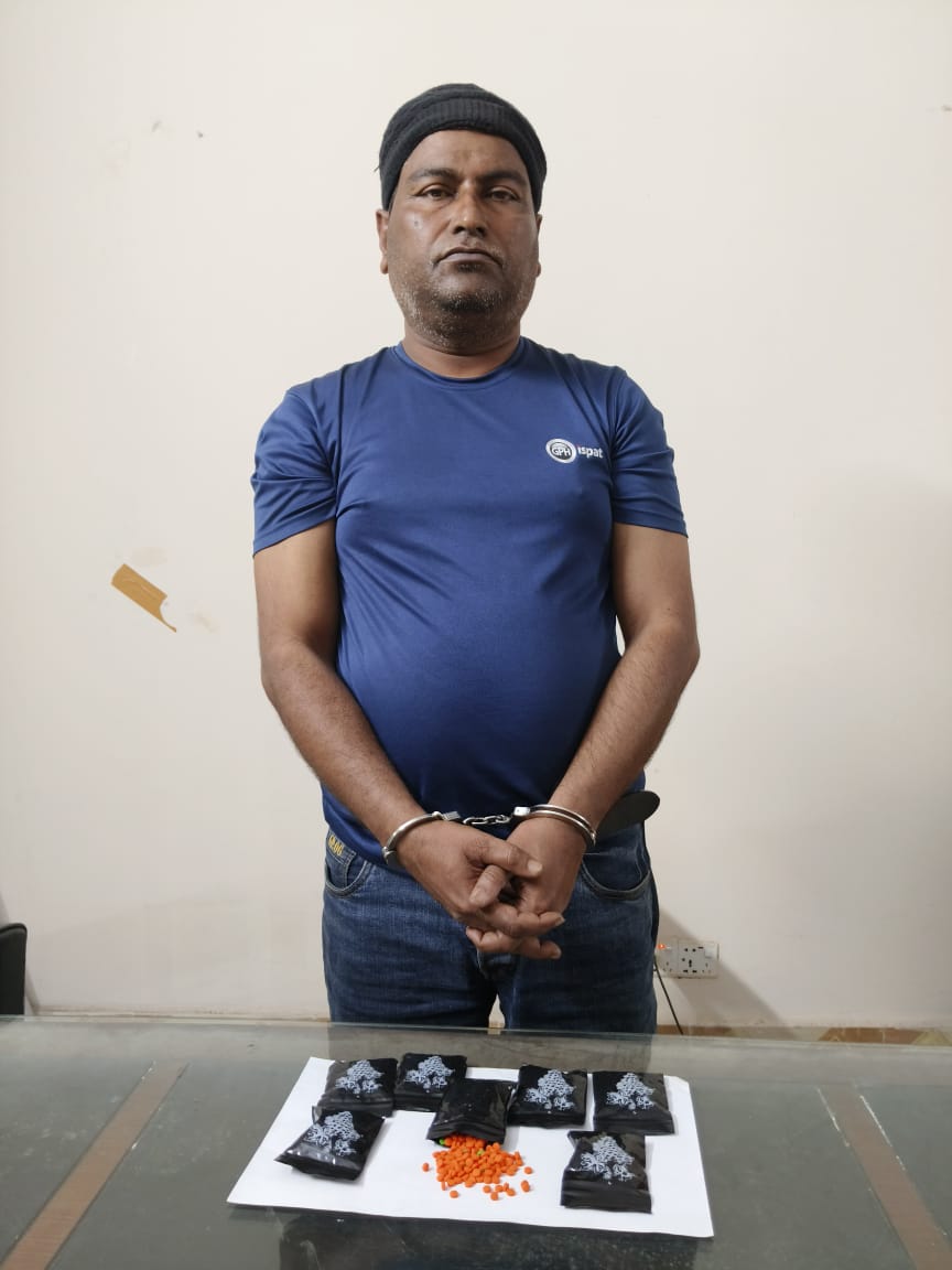 আখাউড়ায় ১৪০০ পিস ইয়াবাসহ কারবারি গ্রেপ্তার