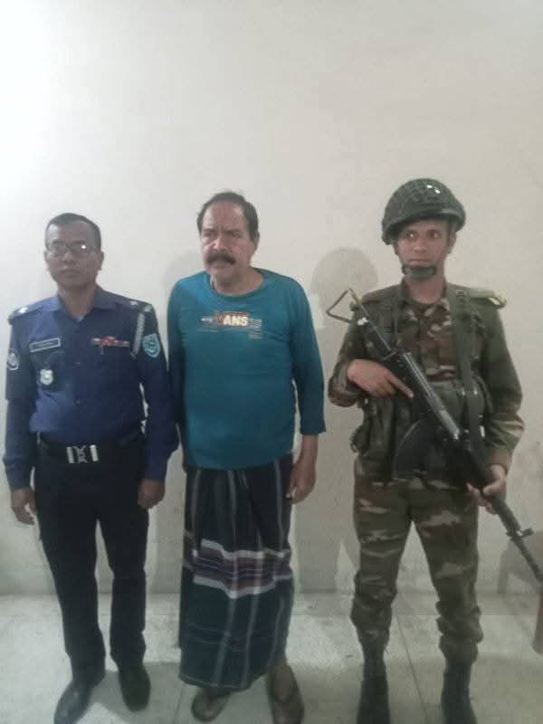 কুড়িগ্রামে স্কুল শিক্ষার্থীকে নির্যাতনের নির্দেশদাতা সেই চেয়ারম্যান আটক”