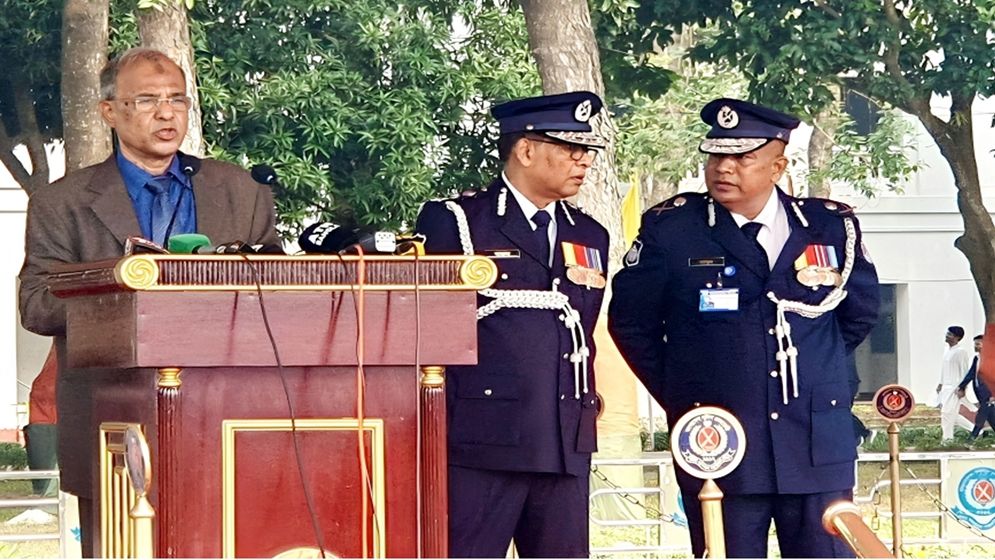 কোনো দল বা গোষ্ঠীর নয়, পুলিশ সব নাগরিকের: স্বরাষ্ট্র উপদেষ্টা