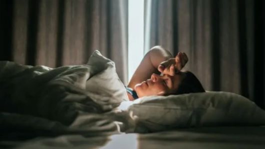 রাতে ঘুম না আসলে কোন কাজগুলো করতে নেই
