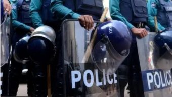 নিরাপত্তা নিয়ে চরম শঙ্কায় মানুষ; কী করছে পুলিশ, সেনা ও র‍্যাব