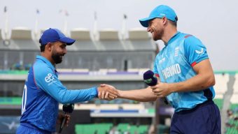বাঁচা কি মরার ম্যাচে ফিল্ডিংয়ে ইংল্যান্ড