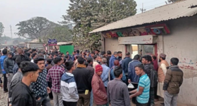 গাইবান্ধা শহরের উদয়ন প্রিন্টিং প্রেসের পাশের রান্নার চুলা বসানোকে কেন্দ্র করে দু’পক্ষের মধ্যে মারপিট : আহত ২,