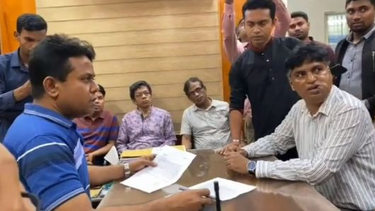 গণমাধ্যমকর্মীদের ওপর বরখাস্তকৃত এসপির হামলায় অভিযোগ দায়ের”