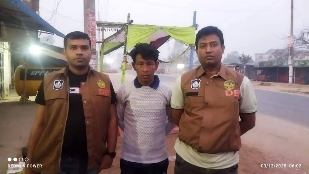 রাজশাহীতে অটোরিকশায় নারীকে হেনস্তাকারী ব্যক্তি নওগাঁয় আটক