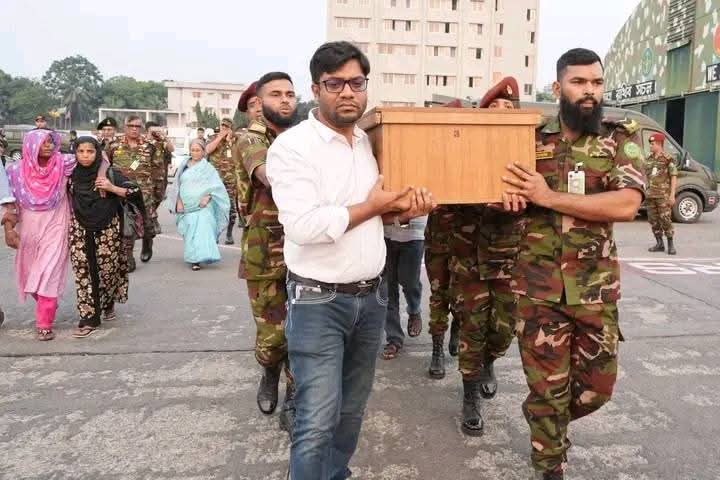 বাংলার ঘরে ঘরে এমন নয়নের জন্ম হোক শত শত”বেঁচে থাকুক নয়নের আদর্শ ও দায়িত্ব-