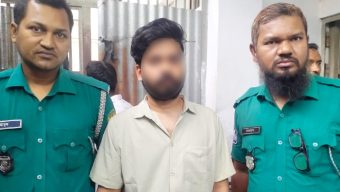 রাজশাহীতে নারীর সঙ্গে প্রতারণা, নগদ টাকাসহ ৬৫ ভরি স্বর্ণ চুরির অভিযোগে যুবক গ্রেপ্তার”