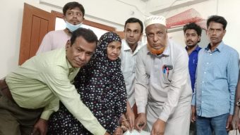 ঘিওরের বালিয়াখোড়ায় ভিজিএফের চাউল বিতরণ”