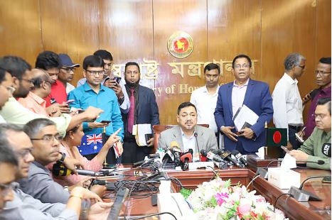 জরুরি অবস্থা জারির বিষয়টি ‘গসিপ’: স্বরাষ্ট্রসচিব