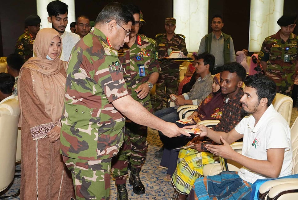 জুলাই গণঅভ্যুত্থানে আহত যোদ্ধা ও শহীদ যোদ্ধাদের পরিবারকে সংবর্ধনা প্রদান
