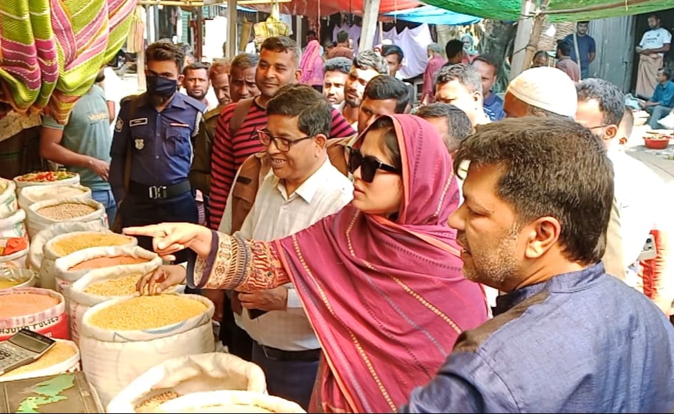 ঘিওরে রমাদানে নিত্যপণ্যের বাজার নিয়ন্ত্রণ
