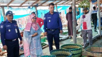 কুমিল্লায় বাজার মনিটরিং টাস্কফোর্স টিমের অভিযান”